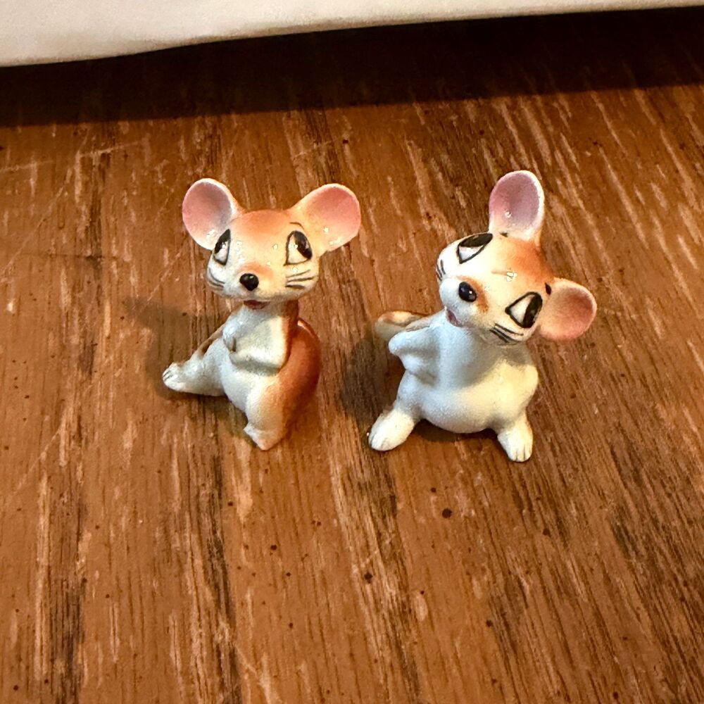 Vintage Miniature Ceramic Mouse Figurines Pair Hand Painted Unmarked 1.25"